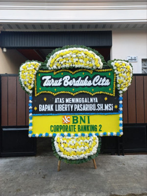 Papan Bunga Duka di Kikim Barat
