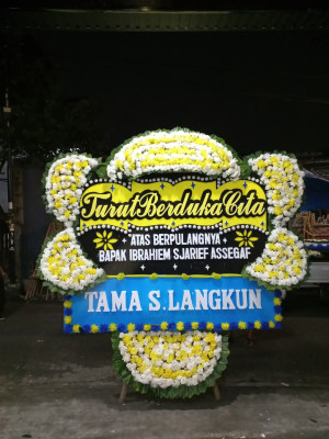 Papan Bunga Duka di Kikim Barat